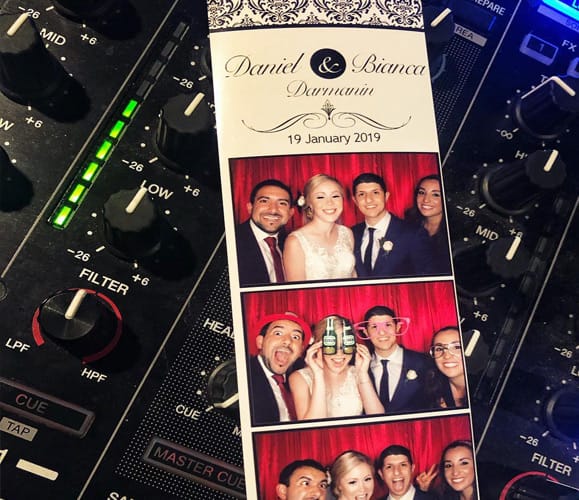 are you looking for Hire Best Photo Booth in Melbourne?