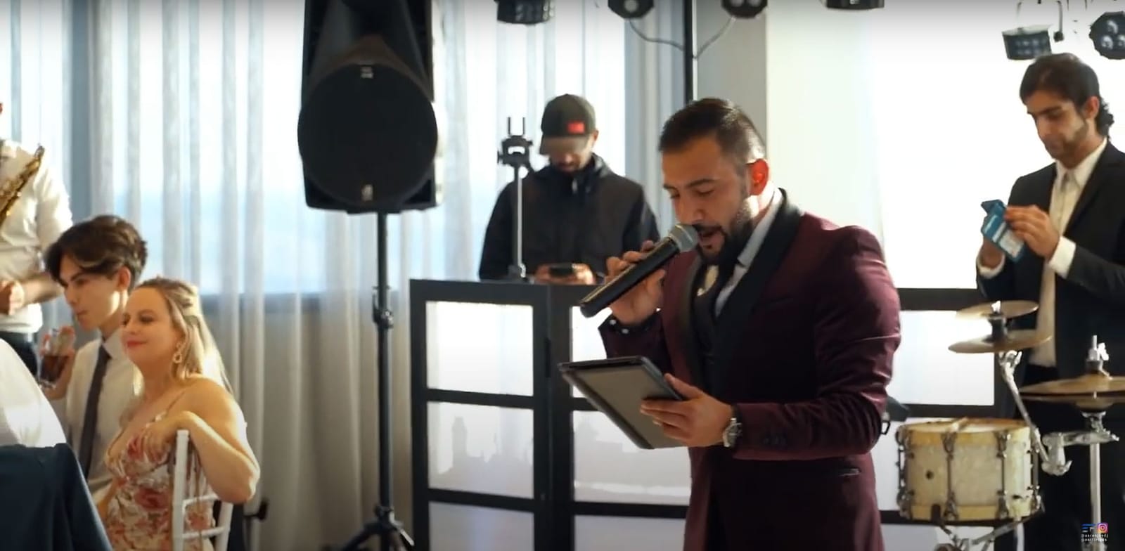 Make sure you hire an Experienced Wedding DJ: Know the Signs and Set the Tone Right