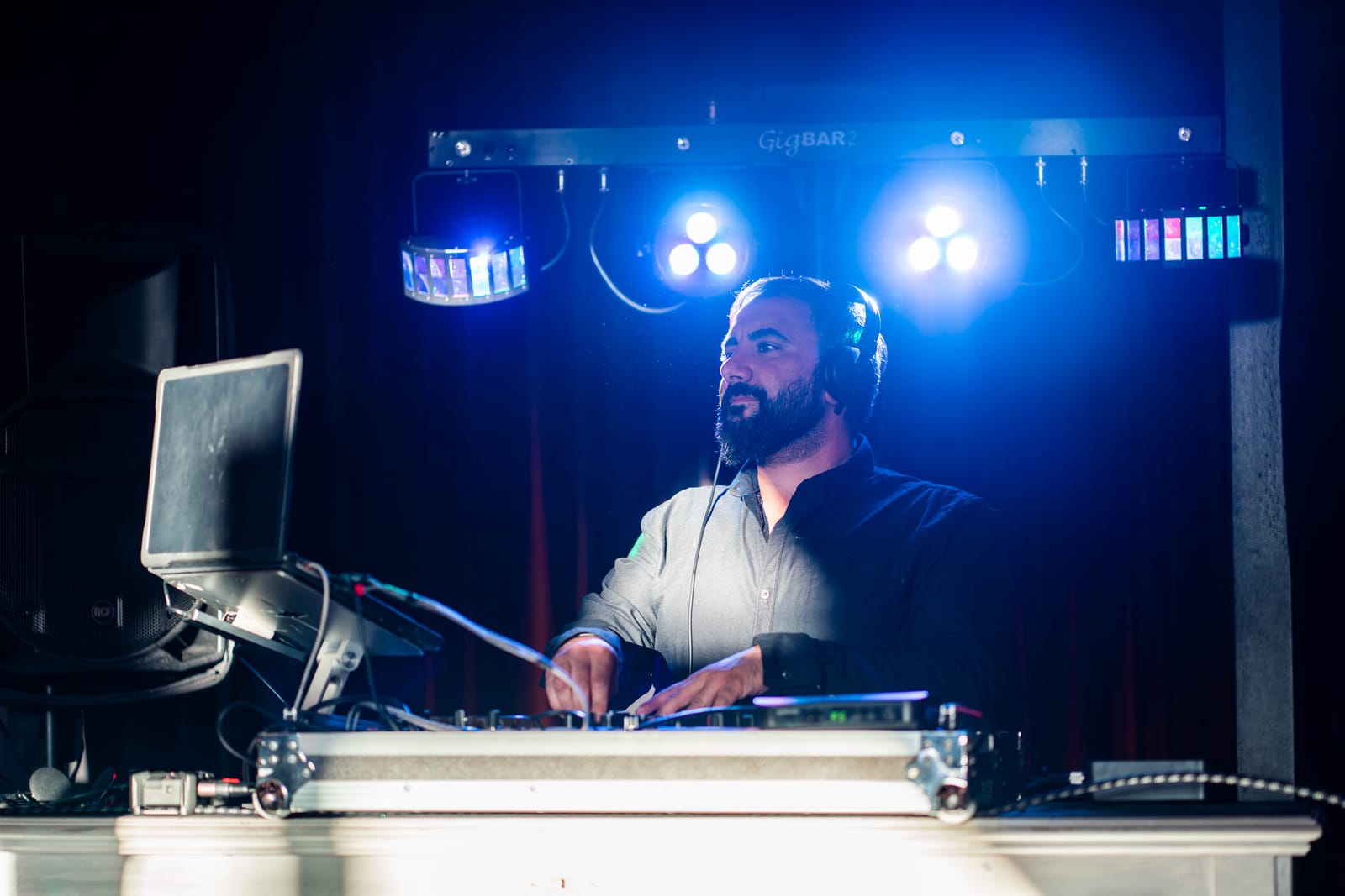 5 Questions to Ask Your Melbourne DJ Before You Book