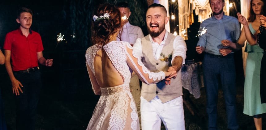 7 Ways to Match Your Wedding Music & Theme with the Right Melbourne Wedding DJ
